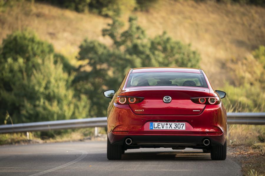 Mazda3 Skyactiv-X Sedan (BP) 2019 года  (WW) (фото 17 из 37)